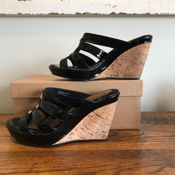 Euro Soft Shoes - Euro Soft 4" Patent Leather wedge Sandals Sz 7